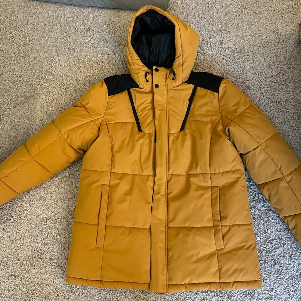 Stoic Ski and snowboarding jacket in new condition!